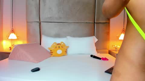 Zafiro online show from February 10, 2026, 12:09 pm