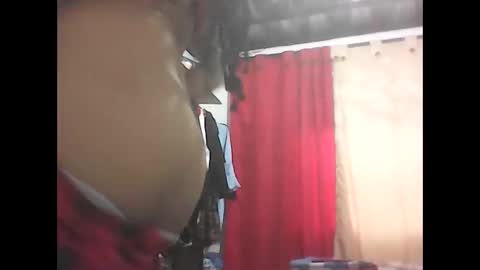 Snapshot of zafiro_rubi chatting on December 14, 2025, 10:25 pm Zafiro online show from December 14, 2025, 10:25 pm