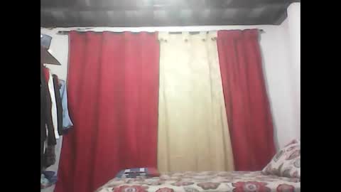 Snapshot of zafiro_rubi chatting on December 16, 2025, 10:48 pm Zafiro online show from December 16, 2025, 10:48 pm