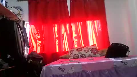 Snapshot of zafiro_rubi chatting on July 16, 2026, 12:00 pm Zafiro online show from July 16, 2026, 12:00 pm