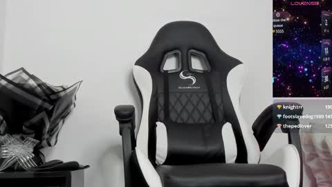 Snapshot of zafiro_winslow chatting on February 19, 2025, 5:06 pm GODDESS ZAFIRO WINSLOW online show from February 19, 2025, 5:06 pm