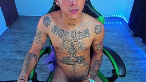 BiG Zafiro online show from May 16, 2026, 1:13 am
