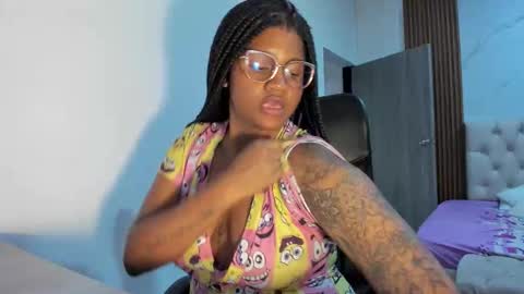 zahra_rose online show from December 15, 2025, 10:25 pm