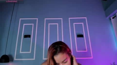 Snapshot of zaily_zc chatting on December 2, 2025, 11:59 am Zaily online show from December 2, 2025, 11:59 am