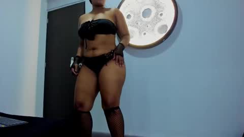 Snapshot of zaira_17 chatting on November 16, 2025, 1:11 am Zaira online show from November 16, 2025, 1:11 am