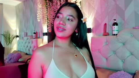 Snapshot of zaira_bonny chatting on May 28, 2026, 10:29 pm Zaira Bonny online show from May 28, 2026, 10:29 pm
