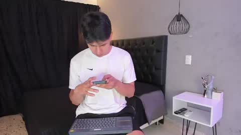 Snapshot of zam_noir chatting on July 2, 2026, 7:20 pm Samuel online show from July 2, 2026, 7:20 pm
