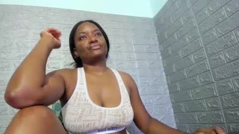 Snapshot of zamara__ chatting on March 4, 2026, 12:38 am Zamara online show from March 4, 2026, 12:38 am