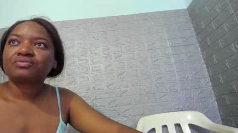 Snapshot of zamara__ chatting on April 16, 2026, 12:50 pm Zamara online show from April 16, 2026, 12:50 pm