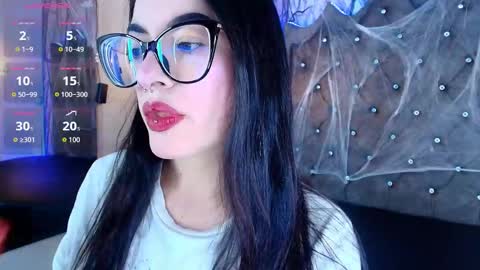   online show from October 21, 2025, 7:03 pm
