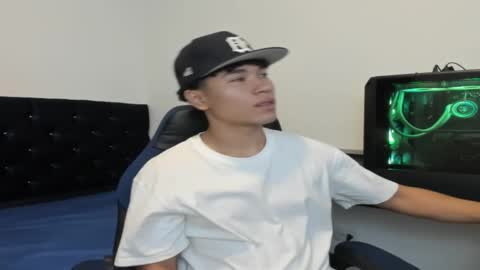 Snapshot of zammcito_ chatting on January 19, 2025, 2:36 am zamm online show from January 19, 2025, 2:36 am