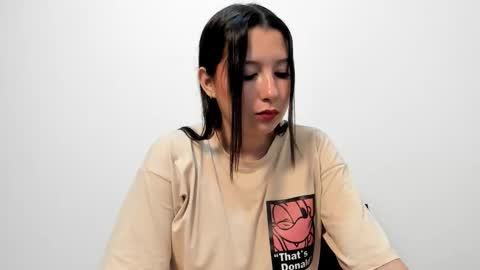 Snapshot of zammii69 chatting on November 13, 2025, 8:52 pm zammii69 online show from November 13, 2025, 8:52 pm