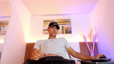 Snapshot of zander_2120 chatting on May 8, 2026, 1:27 pm Zander online show from May 8, 2026, 1:27 pm