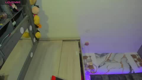 Snapshot of zandraa_milf chatting on May 7, 2026, 11:15 am Zandra online show from May 7, 2026, 11:15 am