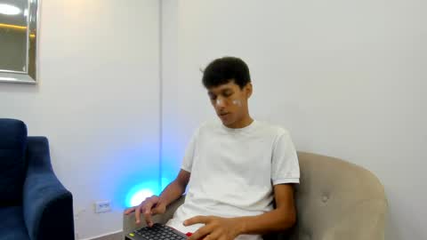 Snapshot of zane_belville chatting on May 17, 2026, 11:17 am Zane Belville online show from May 17, 2026, 11:17 am