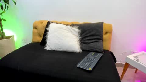 Snapshot of zane_belville chatting on June 10, 2026, 11:53 am Zane Belville online show from June 10, 2026, 11:53 am