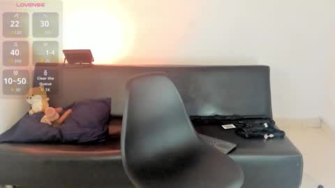 Zane Lux online show from March 22, 2026, 12:41 pm