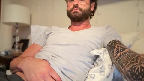 ZaneLoveXO online show from April 29, 2026, 2:32 pm