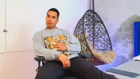 zanemaverick online show from November 5, 2025, 11:54 am