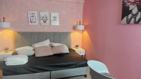 Zara Sweet  online show from November 1, 2025, 1:13 pm