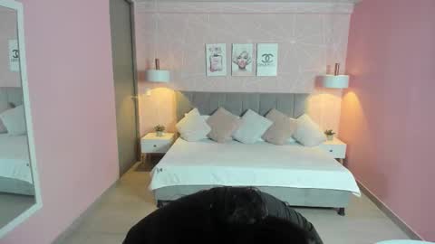 Zara Sweet  online show from November 18, 2025, 12:31 pm