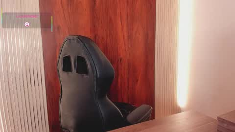 Zara online show from November 13, 2025, 1:43 pm