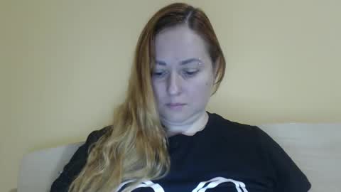 Snapshot of zara_red chatting on April 14, 2026, 8:42 am Kate. if im not here im here foxy red333 online show from April 14, 2026, 8:42 am