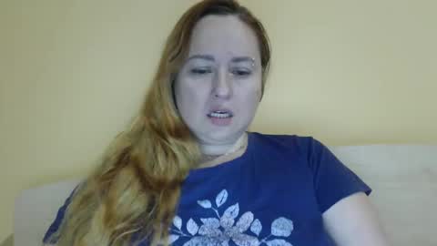 Snapshot of zara_red chatting on April 18, 2026, 9:02 am Kate. if im not here im here foxy red333 online show from April 18, 2026, 9:02 am