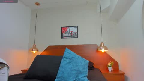 Zara  online show from December 5, 2025, 12:03 pm