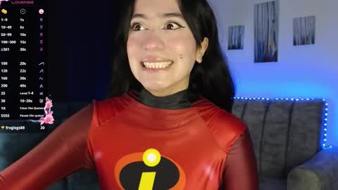 zaradames_ online show from November 15, 2025, 3:04 am