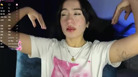 zaradames_ online show from November 23, 2025, 3:28 am