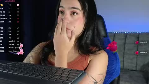 zaradames_ online show from April 10, 2026, 2:17 am