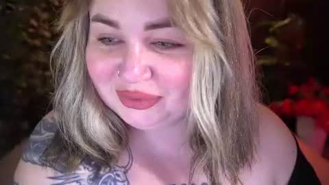Lola online show from June 22, 2026, 7:33 pm