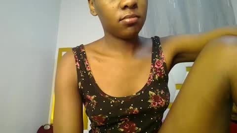 Snapshot of zariah011 chatting on June 12, 2026, 9:25 pm zariah online show from June 12, 2026, 9:25 pm