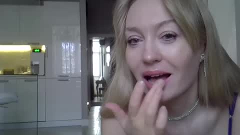 Zarina Swift online show from January 22, 2025, 4:44 am