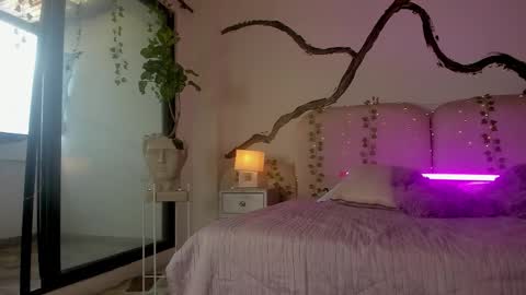 Snapshot of zarinawynne chatting on November 16, 2025, 8:25 pm Zarina Waynne online show from November 16, 2025, 8:25 pm