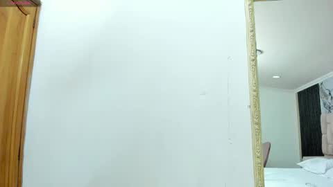 Snapshot of zarinawynne chatting on May 1, 2026, 10:42 am Zarina Waynne online show from May 1, 2026, 10:42 am