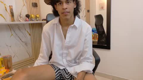 Snapshot of zayn_fox32 chatting on August 6, 2026, 7:16 pm Zayn online show from August 6, 2026, 7:16 pm
