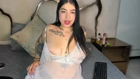 Zayra online show from March 15, 2026, 1:50 pm