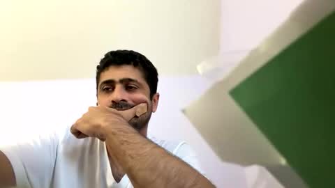 zee20241 online show from December 3, 2025, 7:56 pm