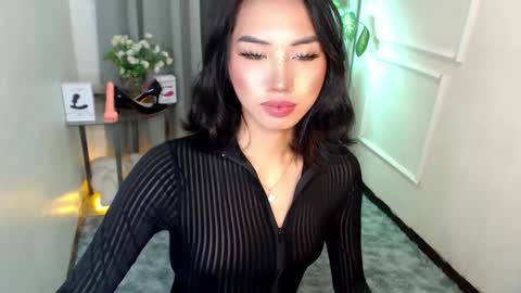 zelainalovetocum online show from March 11, 2025, 9:15 pm