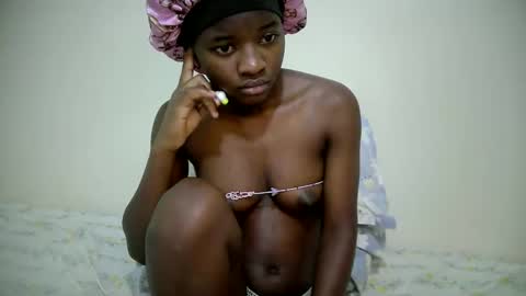 Snapshot of zellah chatting on April 21, 2026, 9:50 pm zellah online show from April 21, 2026, 9:50 pm