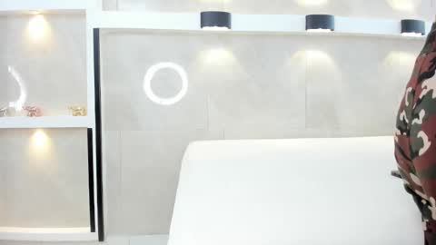 Zenda Evans online show from February 20, 2026, 4:09 am