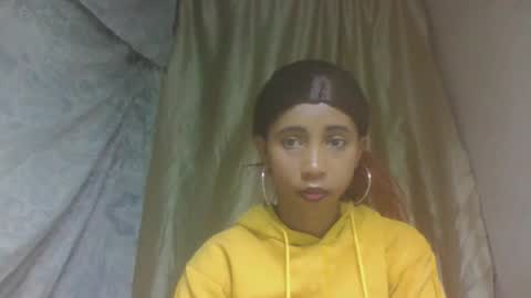 zeolineess online show from November 14, 2025, 2:43 am