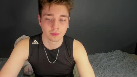 Snapshot of zeriixx chatting on April 6, 2026, 1:36 am Ethan online show from April 6, 2026, 1:36 am