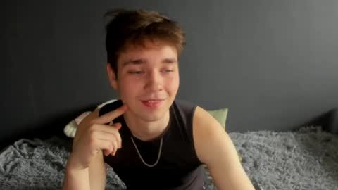 Snapshot of zeriixx chatting on April 10, 2026, 1:44 am Ethan online show from April 10, 2026, 1:44 am