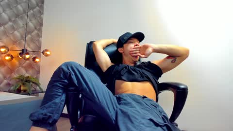 zeus online show from December 2, 2024, 9:28 pm