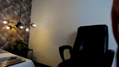 zeus online show from January 7, 2025, 1:38 am