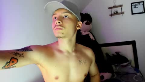 zeus online show from November 7, 2025, 8:42 pm