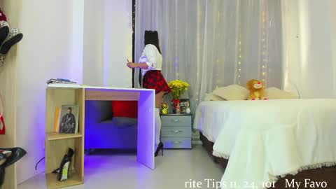 Snapshot of zhara_becherovka chatting on April 19, 2026, 5:45 pm Zhara online show from April 19, 2026, 5:45 pm